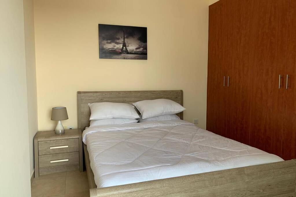 Апартаменты Cozy 2Bhk Near To Dmcc Metro Station -505 Дубай Экстерьер фото