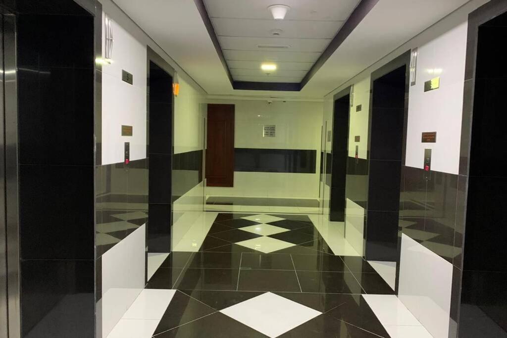 Апартаменты Cozy 2Bhk Near To Dmcc Metro Station -505 Дубай Экстерьер фото
