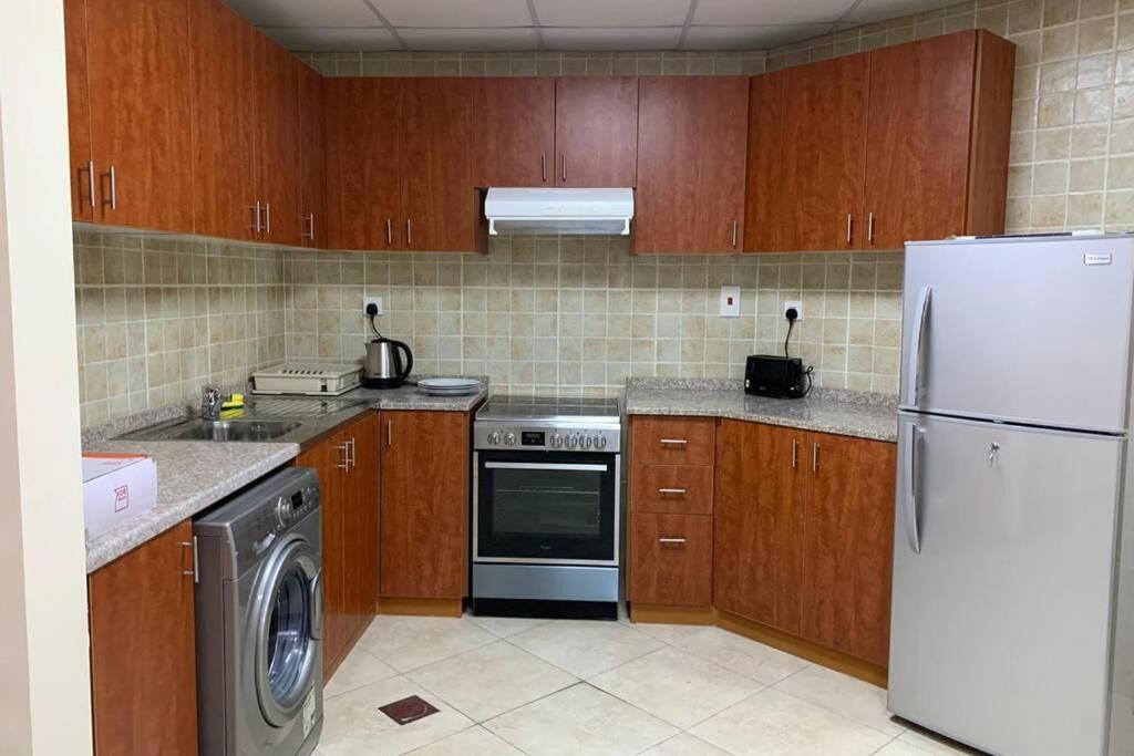 Апартаменты Cozy 2Bhk Near To Dmcc Metro Station -505 Дубай Экстерьер фото