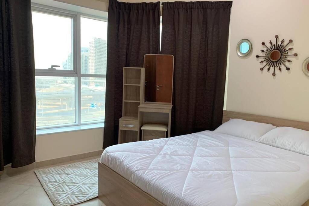 Апартаменты Cozy 2Bhk Near To Dmcc Metro Station -505 Дубай Экстерьер фото